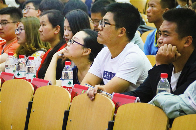 坚定信仰 不忘心底梦——智能工程学院举办“筑梦青春 最是芳华”班级风采展活动