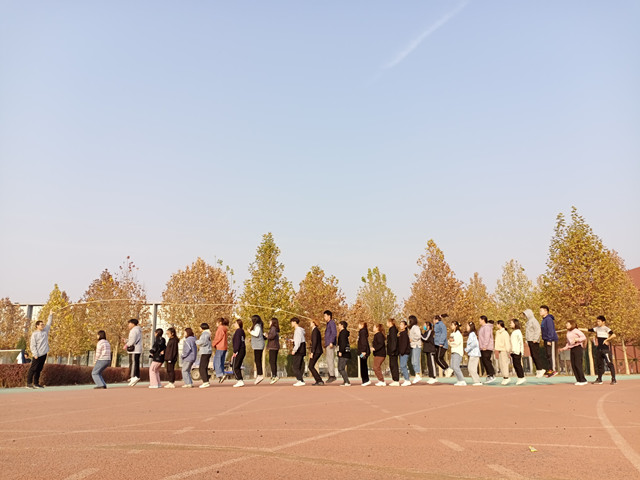 【完满班级】竞技不忘互帮互助 体育更展青春雄风——淬炼商学院会计1803班、行管2001班、会计2002班完满班级活动