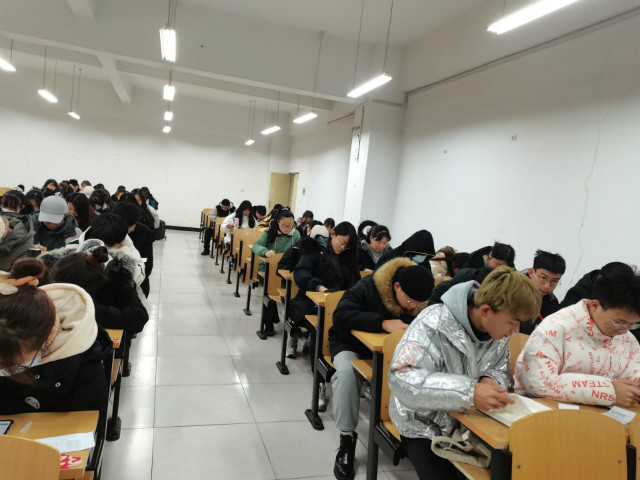 以梦为马 争分夺秒攀高峰——经济与管理学院19级国贸专业、20级金融、物流专业集体复习课