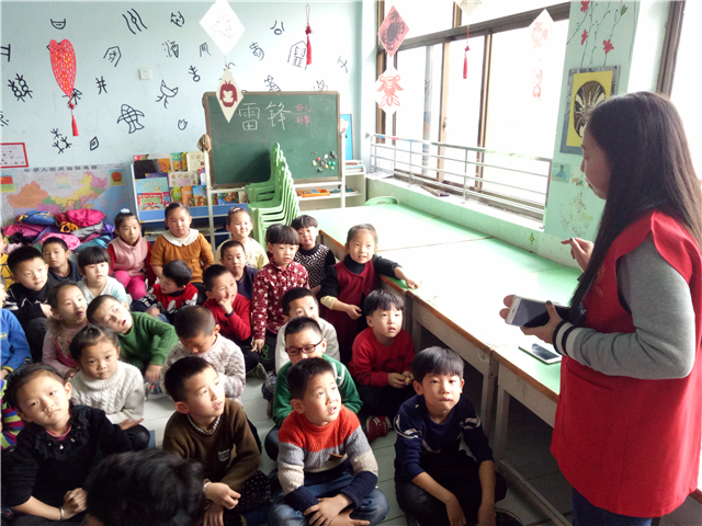 工管系会计1610班走进太谷三幼开展“薪火相传 情暖童心”公益活动