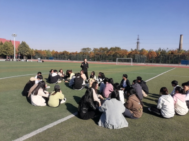 【完满团支部】趣玩秋天 共赴美好——淬炼·国际商学院财务2204班完满团支部活动