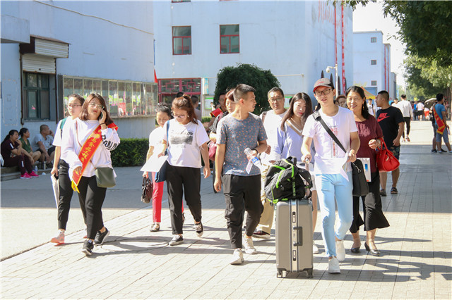 【迎新纪实】我院各系圆满完成2017年迎新工作