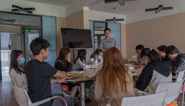 艺术是生活的镜子——经济与管理学院四月完满团支部纪实(九)