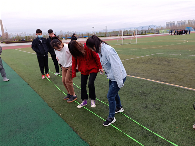 【完满班级】欢笑忆童年 开怀享童趣——网工1802班“回忆童年”趣味小游戏活动