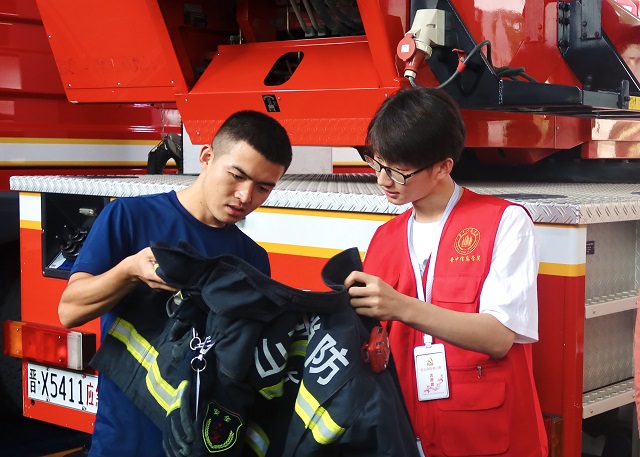 【三下乡】长治·走近“火焰蓝” 传递“中国红” ——“红心向党映三晋”大数据学院、信息工程学院 移动的党史宣讲团