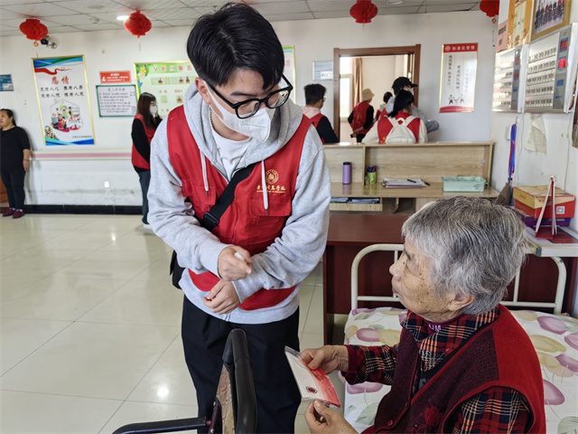 重阳 重young！137名志愿者齐聚夕阳红