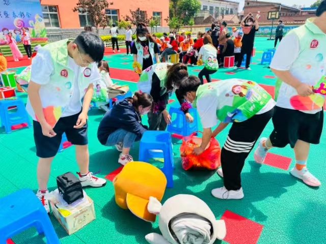 挑战自我展风采 快乐童年过六一——经济与管理学院经谷志爱专项服务队共度六一活动