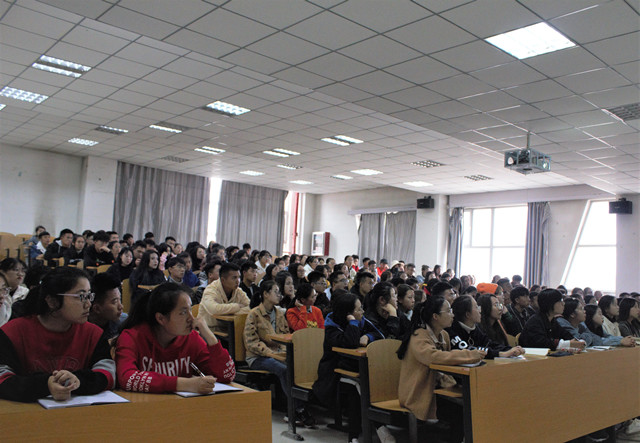 【辅导员说完满】西南联大与理想坚守——艺术传媒学院2018级视觉、产品、动画专业主题年级会