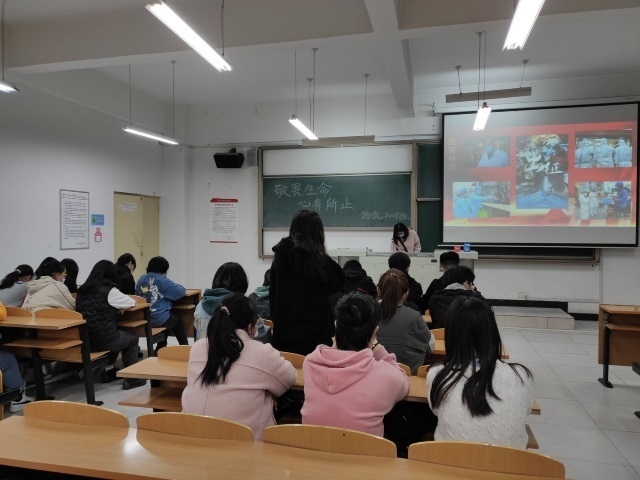 【完满班级】益重青春志 风霜恒不渝——经济与管理学院十一月完满班级纪实（七）