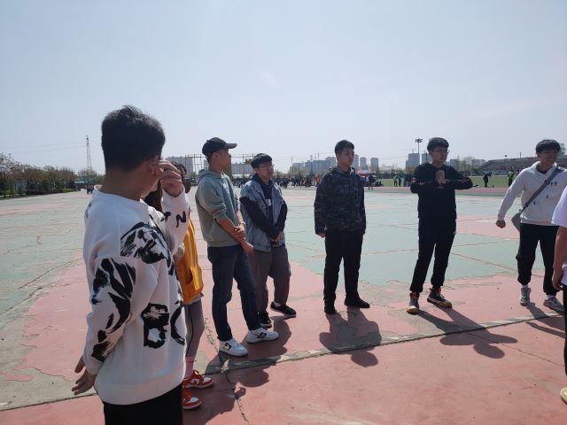 【完满班级】齐解结 共合作——艺术传媒学院环设1901班合作解手链竞技比赛