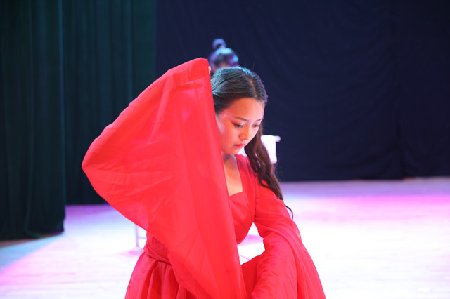 传统之夜盛世璀璨 文化底蕴千转流响——经济与管理学院举行首届中华传统文化竞演