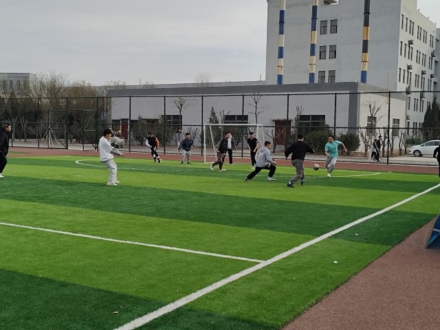【完满团支部】挥洒阳光 激情足球——智能工程学院机制2103班完满团支部活动