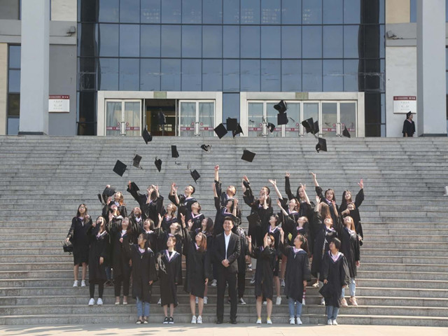 【完满班级】猝不及防的相遇 蓄谋已久的别离——英语1501班完满班级