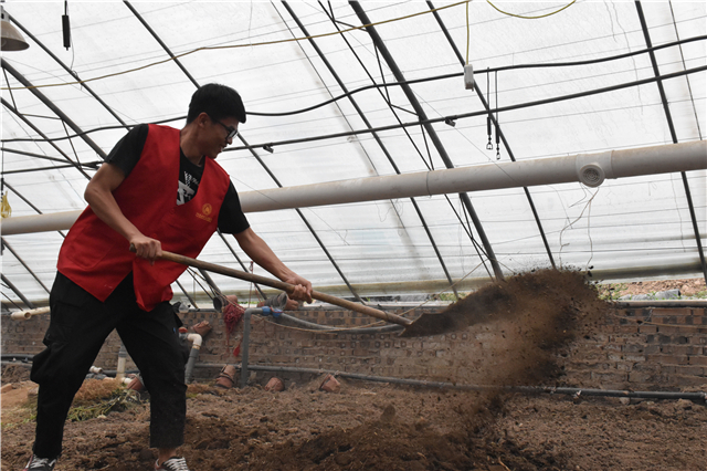 科技点缀人生 展望未来新时代——大数据学院、信息工程学院“情系三农”实践团