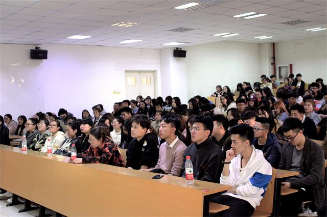 【辅导员说完满】弘扬雷锋精神 树立新时代风范——艺术传媒学院2018级辅导员说完满活动