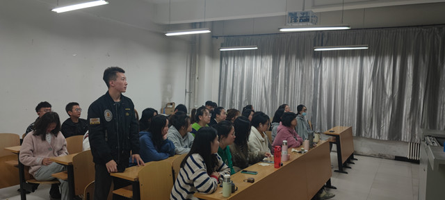 【完满班级】青春逐梦 随影而入——淬炼·国际商学院财管2106班完满班级活动