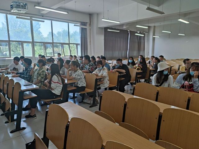 增强防护意识 预防电信诈骗——食品与环境学院园艺1701班、环科1701班主题班会