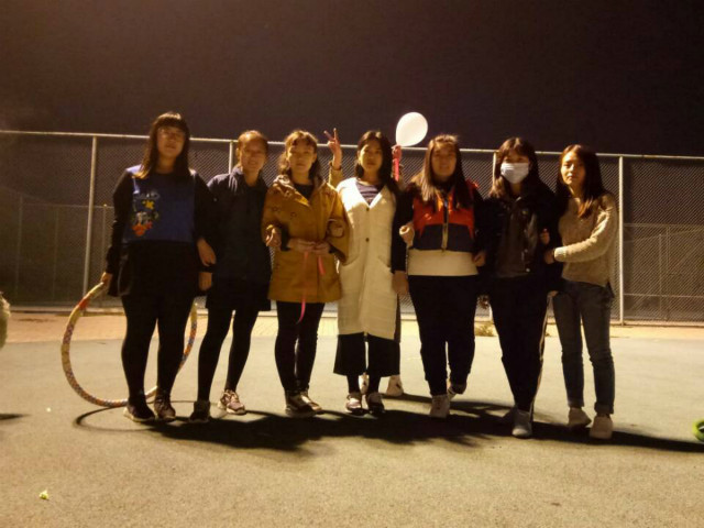 【完满班级】行走的呼啦圈 转动的是快乐——经济管理系国贸1603班举办完满班级活动