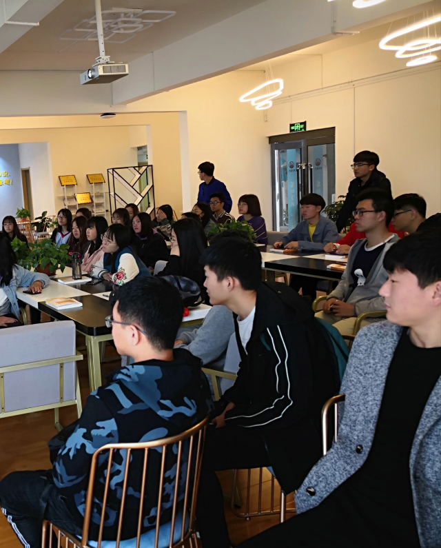 【完满班级】鲜衣怒马 如火青春朝阳中绽放——经济与管理学院十月完满班级活动纪实(六)