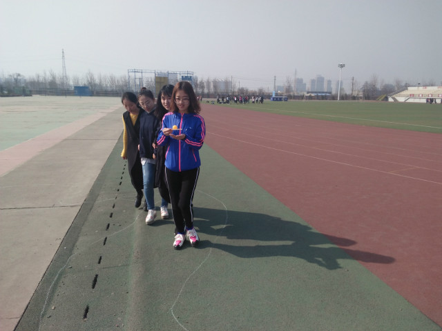 【完满班级】十指微“动” 举足轻“重”——经济管理系国贸1606班举办八抬大轿挑战赛