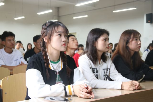 第76期国旗班在行动:心有国旗 凝聚成齐之“国旗在我心”