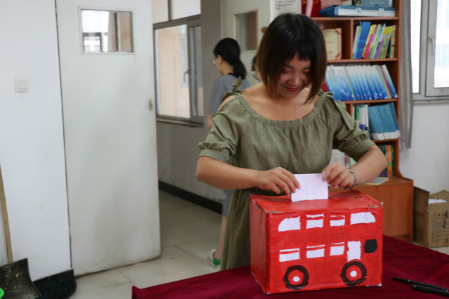 【完满班级】青春作伴 没有再见——外语系开展2014级完满班级活动