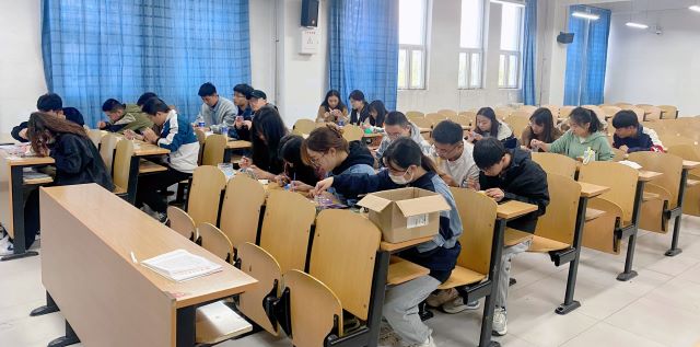 【完满班级】把握时光 青春飞扬——经济与管理学院十月完满班级纪实(二)