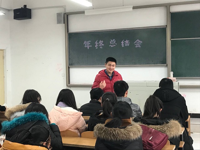 【完满班级】show出自我 show出青春——环科系食品1701班举办完满班级活动