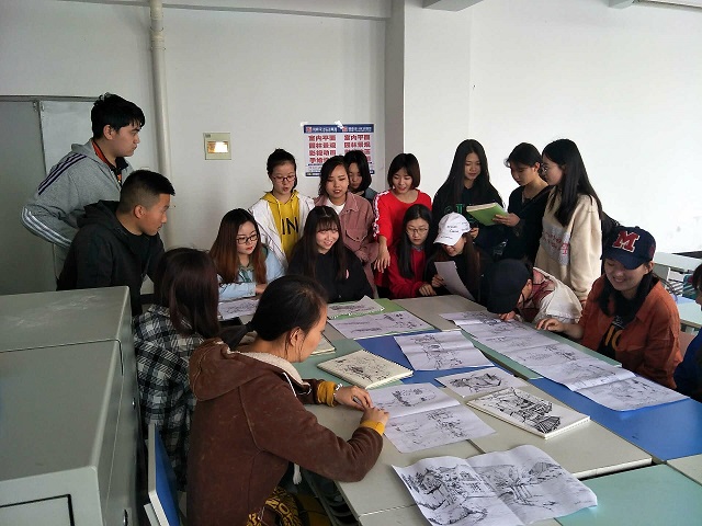 【完满班级】丹青妙手显神通 笔底春风展笑颜——艺术传媒系环设1602、1604班开展“班级速写分享交流会”活动