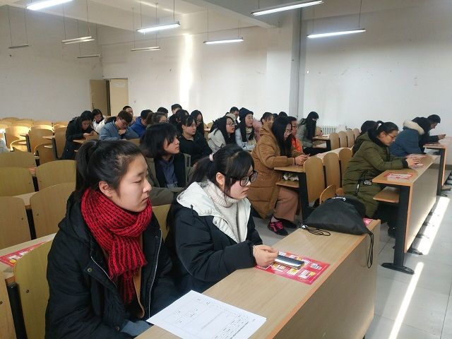 【社团快讯】亲近多肉 共享绿色——“思辨小课堂”走进多肉世界活动
