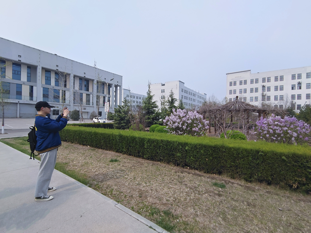 【完满班级】“探索春天的奥秘”摄影活动——软件1801班完满班级活动