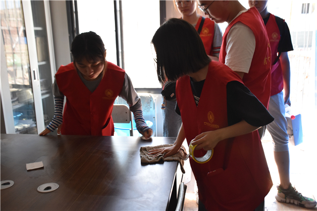 传递真情 聆听革命故事——大数据学院、信息工程学院“情系三农”实践队