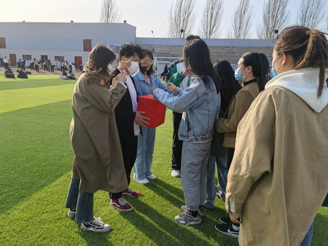 【完满团支部】雷锋精神永驻心 前“兔”似锦向未来——商务英语学院英语2208班完满团支部活动