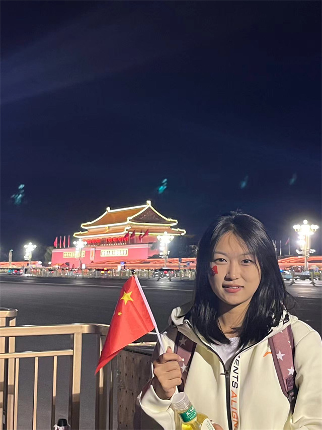 用镜头和笔触 分享我的“国庆”心得——淬炼·国际商学院10月主题采访活动