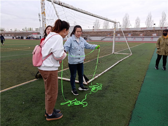 【完满班级】欢笑忆童年 开怀享童趣——网工1802班“回忆童年”趣味小游戏活动