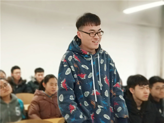 【辅导员说完满】情智比拼 二者兼重——淬炼商学院“辅导员说完满”系列活动（三十五）