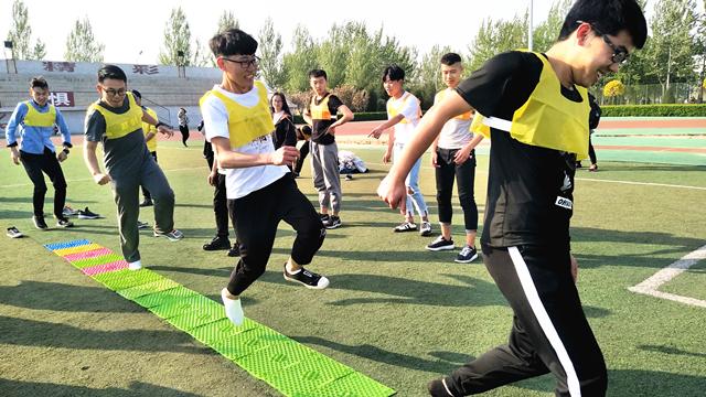 【完满班级】寻访红色记忆 “撕”出你的精彩——信工系软件工程1706班举办“忆苦‘撕’甜 追忆革命水源”完满班级活动