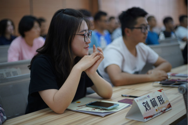 榜样面对面 青春绽风采——“青马工程”完满教育学生骨干培养计划第九期培训班“优秀团干面对面”分享座谈会顺利举办