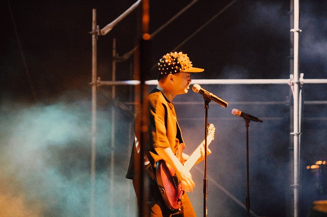 【音乐节·无边】rock寒流轰炸信院 走近摇滚PG one——