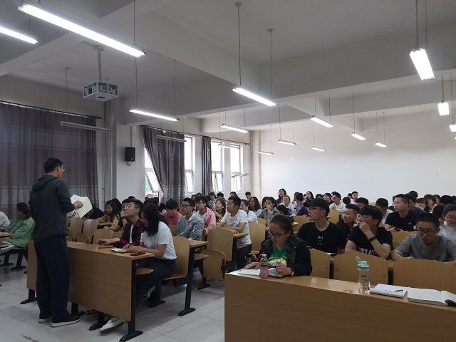 【辅导员说完满】以热情毅力之姿 将创业进行到底——食品与环境学院2016级辅导员说完满活动