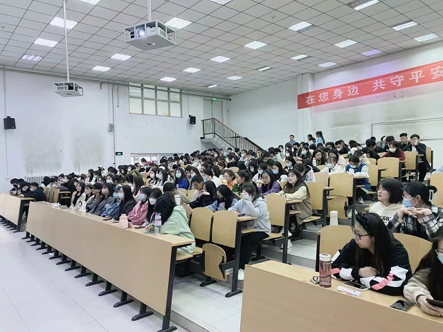 【辅导员说完满】前路漫漫 与爱相伴——经济与管理学院2022级辅导员说完满活动
