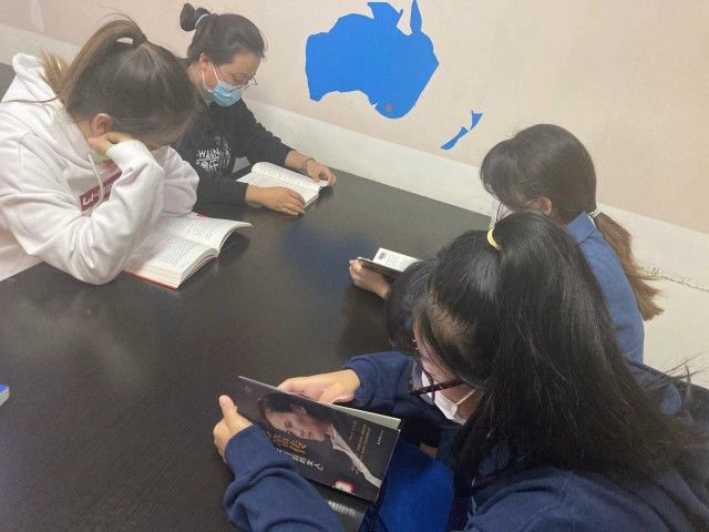 【完满团支部】好书点亮智慧 阅读陪伴成长——食品与环境学院动医2201班完满团支部活动