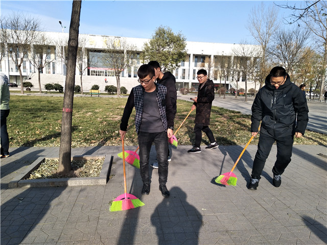 【完满班级】惟将终夜长开眼 报答平生未展眉——机电工程系电气1601班“善”形青春之打扫景观大道 完满班级活动