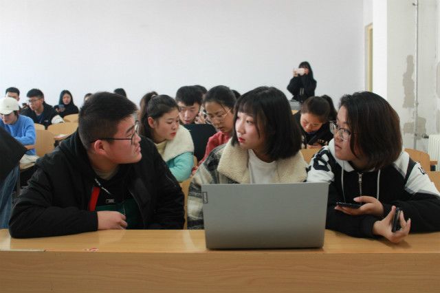 交流中提升 实践中成长—经济与管理学院开展团总支学生组织“少年当担当,共筑中国梦”智慧团建班团培训会