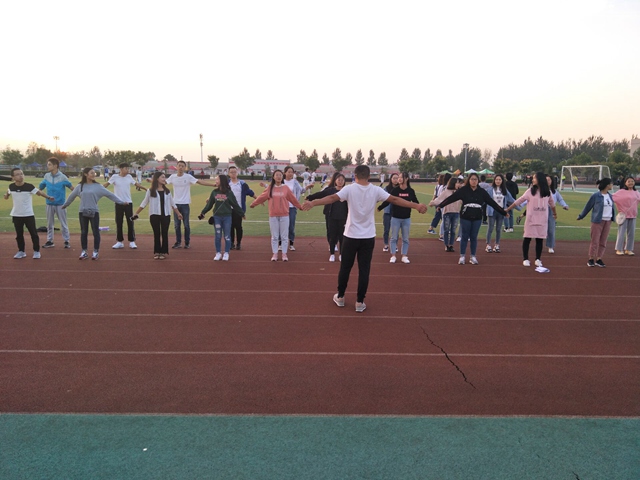 【完满班级】青春活力 风采依旧——淬炼商学院九月完满班级主题活动(三十三)