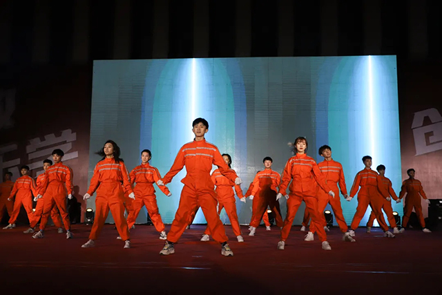 “新星之城——寻找夜空中最亮的你”主题晚会圆满落幕