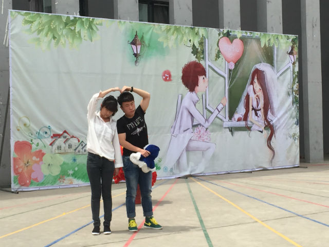 【戏剧节】不悔梦归处  只恨太匆匆——《匆匆那年之谷镇》露天剧场首演