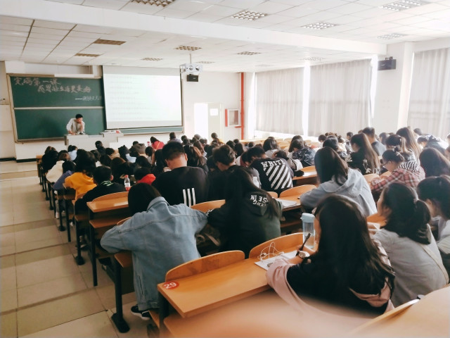 【辅导员说完满】完满第一课 感恩让生活更美好——淬炼商学院“辅导员说完满”专题活动（六）