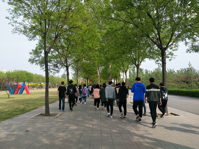 【辅导员说完满】载逐梦征程 绘完满篇章——食品与环境学院2016级举办辅导员说完满活动