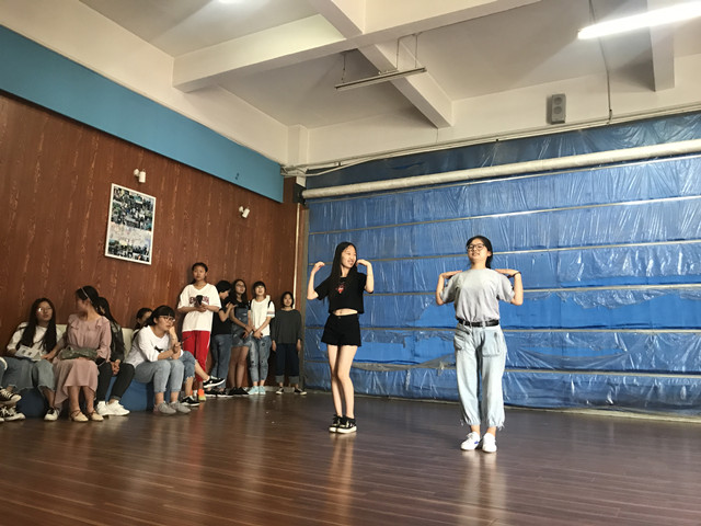 【完满班级】论百花齐放  赞别具匠心——外国语言文学学院5月完满班级活动